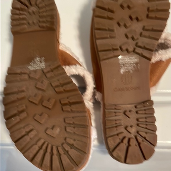 Brown and Cream Fuzzy Sandals - Picture 5 of 5